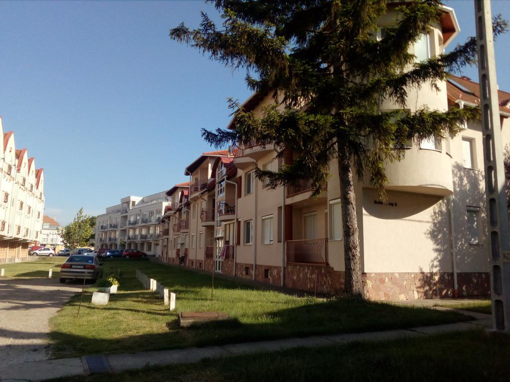 Gobe Apartman Hajdúszoboszló Εξωτερικό φωτογραφία