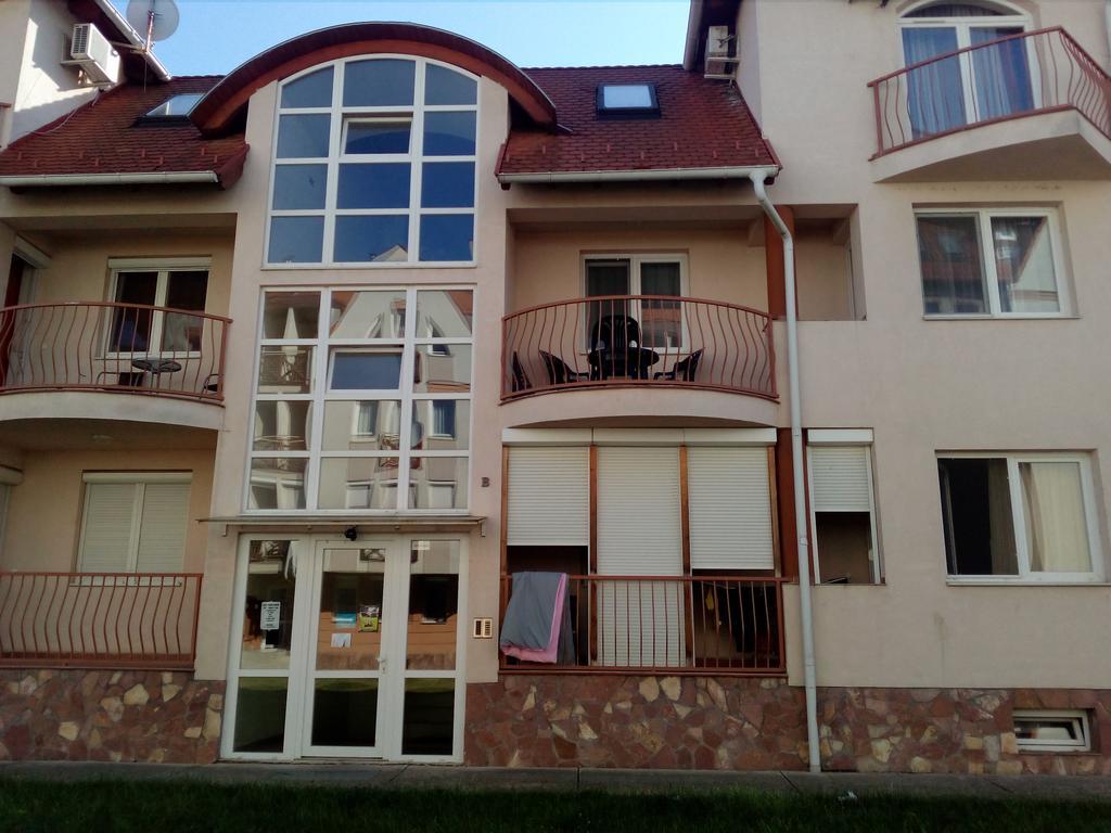 Gobe Apartman Hajdúszoboszló Εξωτερικό φωτογραφία